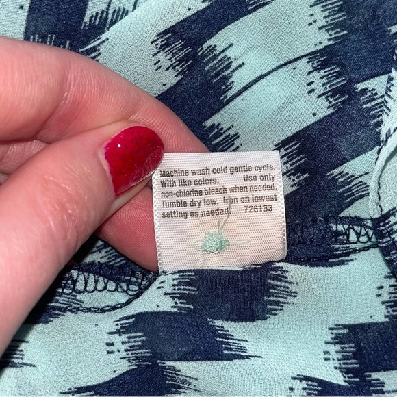 40% OFF a.n.a Blue Patterned Long Sleeve Blouse Size Large - Picture 5 of 12